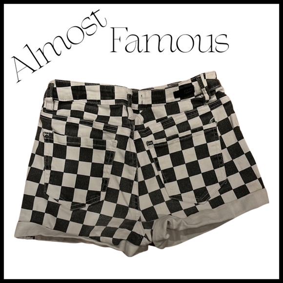 Almost Famous Black and White checked Shorts size 3 - Picture 2 of 3